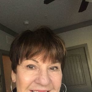 Meet your Posher, Carolyn